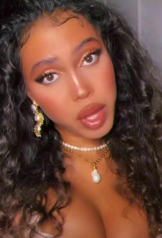 5. Beautiful Asia Monet Ray Shows Cleavage