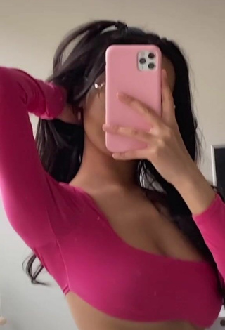 1. Sexy Char Shows Cleavage in Pink Crop Top