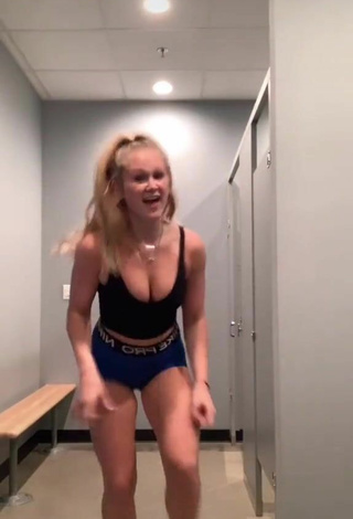 1. Sweetie Caiti Mackenzie Shows Cleavage in Black Crop Top and Bouncing Tits
