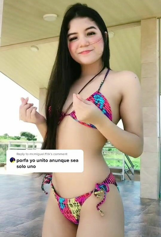 6. Sexy Dimevalu in Bikini