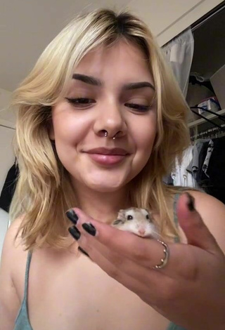 Sexy Eggthehamsterr Shows Cleavage in Grey Top