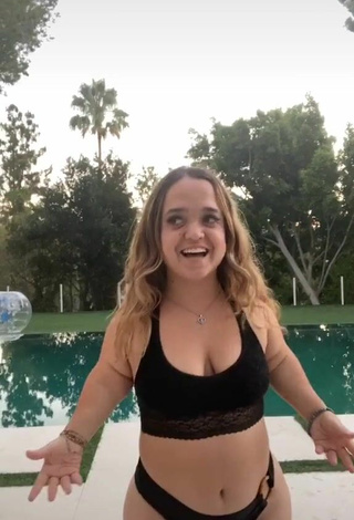 3. Cute Emmalia Razis Shows Butt at the Swimming Pool