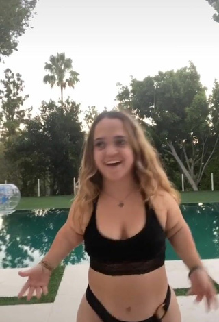 4. Cute Emmalia Razis Shows Butt at the Swimming Pool