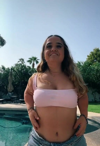 3. Wonderful Emmalia Razis Shows Cleavage in Pink Bikini Top at the Pool and Bouncing Tits
