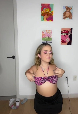 2. Beautiful Emmalia Razis in Sexy Bikini Top and Bouncing Breasts