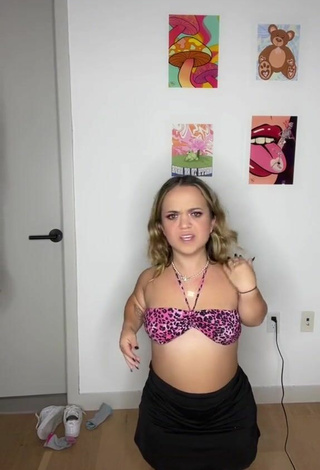 4. Beautiful Emmalia Razis in Sexy Bikini Top and Bouncing Breasts