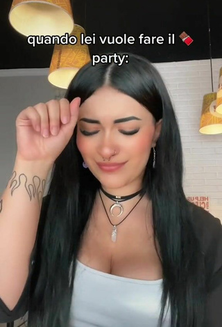 5. Hot Gaia Macula Shows Cleavage in Grey Crop Top and Bouncing Boobs