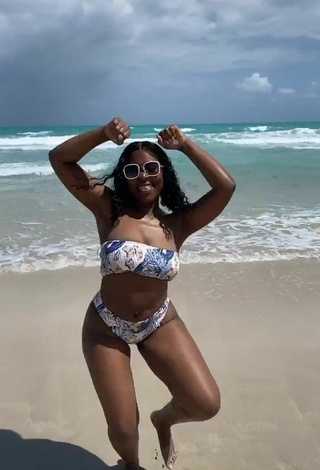 2. Sexy Airionna Lynch Shows Cleavage in Bikini at the Beach