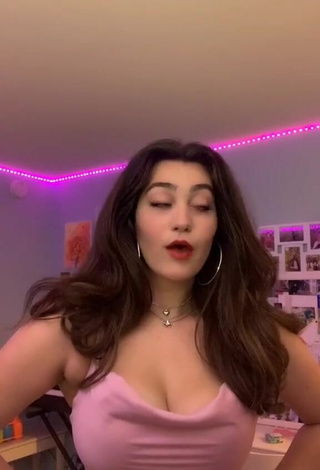 Simone is Showing Gorgeous Cleavage