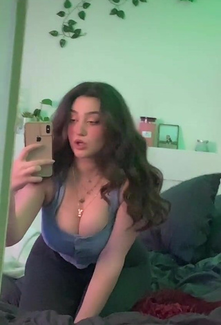 4. Simone Shows Cleavage in Sexy Grey Crop Top