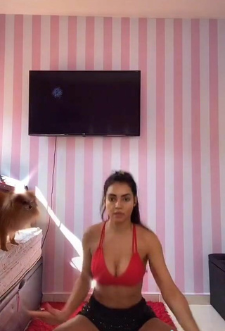 4. Seductive Ingrid Muniz Shows Cleavage in Red Bikini Top while Twerking