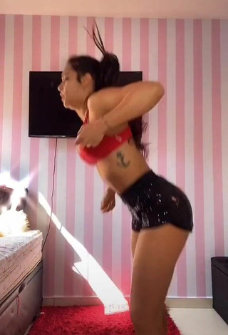 6. Amazing Ingrid Muniz in Hot Red Bikini Top while Twerking
