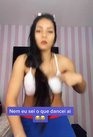 2. Sexy Ingrid Muniz Shows Cleavage in White Sport Bra and Bouncing Boobs