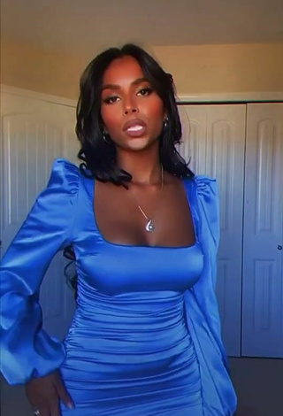 Cute Ishini W Shows Cleavage in Blue Dress