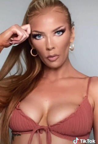 5. Sexy Jessy Volk Shows Cleavage in Brown Bikini Top
