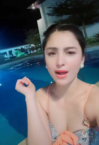 2. Alluring Karen Anne Tuazon Shows Cleavage at the Pool
