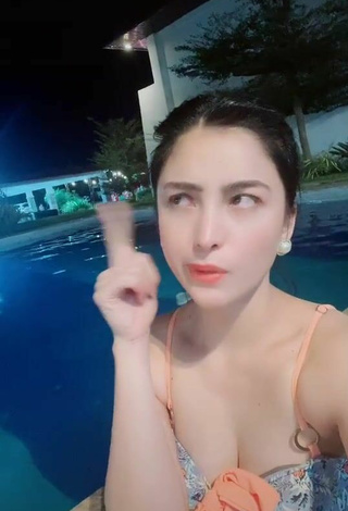 3. Alluring Karen Anne Tuazon Shows Cleavage at the Pool