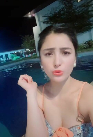 4. Alluring Karen Anne Tuazon Shows Cleavage at the Pool