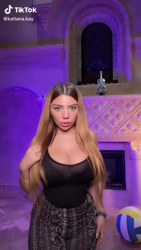 Hottie Katiana Kay Shows Big Butt and Bouncing Boobs | sexyfilter.com