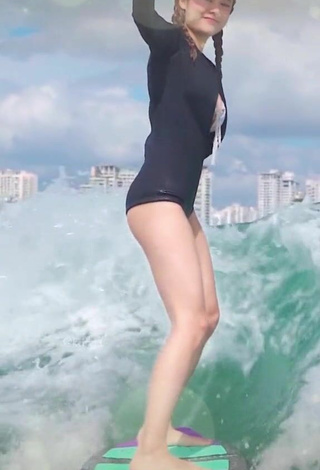4. Hot kti772 Shows Cleavage in Grey Bikini Top in the Sea