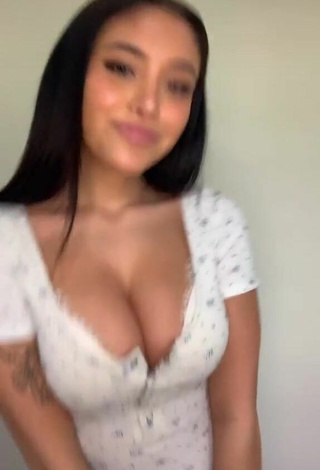 Hot Katie Murch Shows Cleavage in Top and Bouncing Breasts