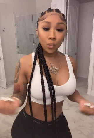 Beautiful Ariana Fletcher Shows Cleavage in Sexy White Crop Top