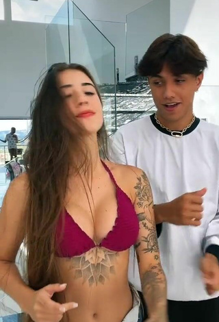 3. Sexy Julieta Shows Cleavage in Red Bikini Top