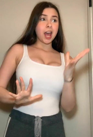 4. Sexy Layla Leischner Shows Cleavage in White Top and Bouncing Boobs