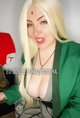 2. Sexy Luanagauchaoficial Shows Cleavage
