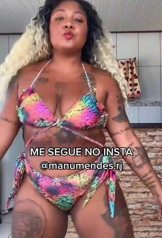 4. Lovely Manu Mendes Shows Cleavage in Bikini and Bouncing Boobs