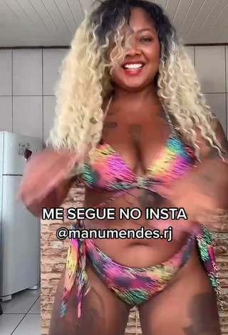 6. Lovely Manu Mendes Shows Cleavage in Bikini and Bouncing Boobs