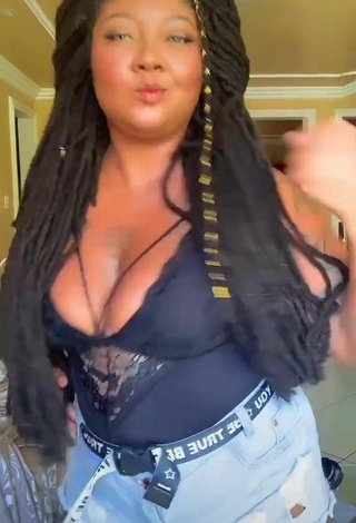 1. Hot Manu Mendes Shows Cleavage in Black Top and Bouncing Boobs