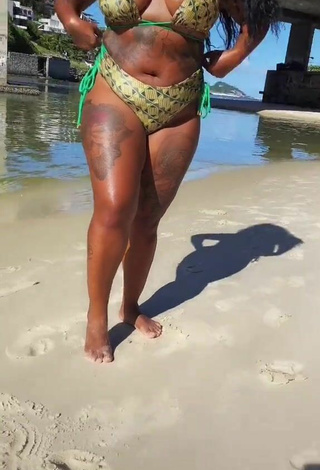 Cute Manu Mendes Shows Cleavage in Bikini at the Beach