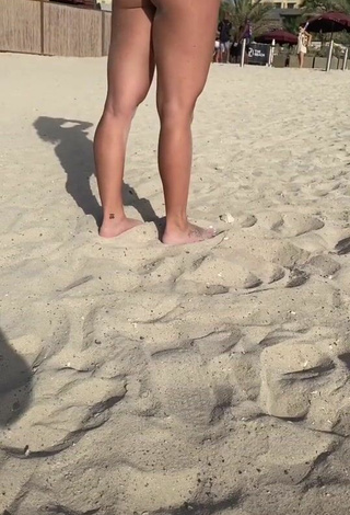 1. Hottest Maria Shows Butt at the Beach