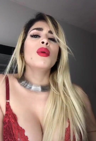 Sexy Mayra Jaime Maldonado Shows Cleavage in Red Bra