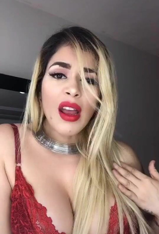 2. Sexy Mayra Jaime Maldonado Shows Cleavage in Red Bra