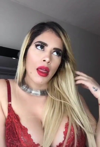 5. Sexy Mayra Jaime Maldonado Shows Cleavage in Red Bra