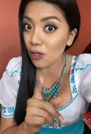 4. Sexy Meliza Yumisaca Shows Cleavage in Top