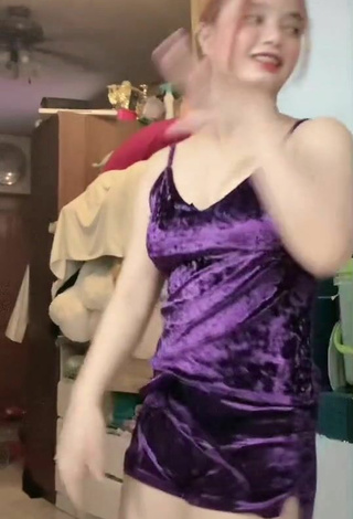 5. Hot Mutyah Æñ Yasay in Violet Top while Twerking