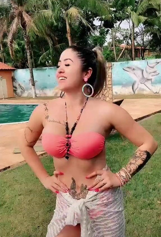 2. Hot Naiara Coelho in Pink Bikini at the Pool
