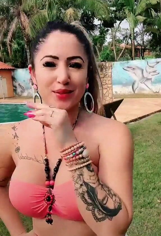 6. Hot Naiara Coelho in Pink Bikini at the Pool