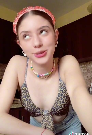 3. Sexy Paula Dobles Shows Cleavage in Leopard Crop Top