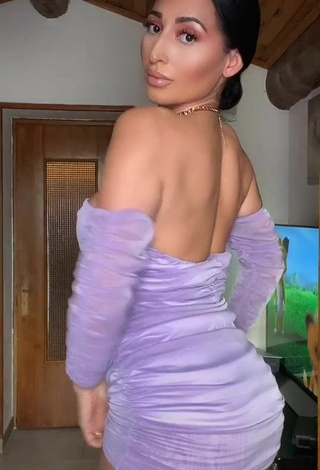 2. Gorgeous Pocahontasmaria Shows Cleavage in Alluring Purple Dress