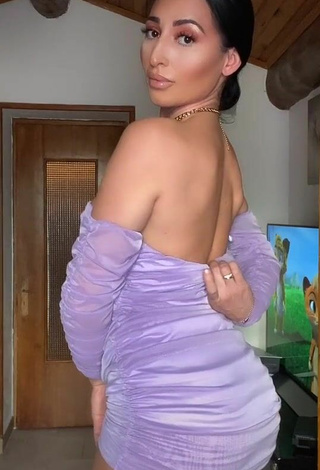 3. Gorgeous Pocahontasmaria Shows Cleavage in Alluring Purple Dress