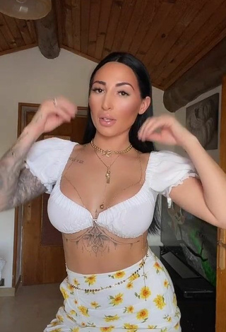 Dazzling Pocahontasmaria in Inviting White Crop Top and Bouncing Tits