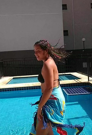 3. Cute Raquel Toledoh in Black Bikini Top at the Pool and Bouncing Boobs while Twerking