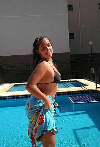 6. Cute Raquel Toledoh in Black Bikini Top at the Pool and Bouncing Boobs while Twerking