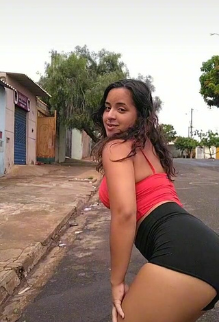 6. Sweetie Raquel Toledoh Shows Butt in a Street