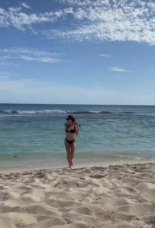 2. Sexy Şeyda Erdoğan Shows Cleavage in Black Bikini at the Beach
