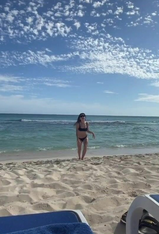 5. Sexy Şeyda Erdoğan Shows Cleavage in Black Bikini at the Beach